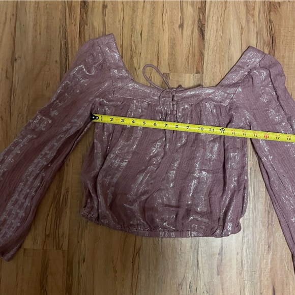 Express Women’s Long Sleeve Top Metallic Pattern - Picture 7 of 8